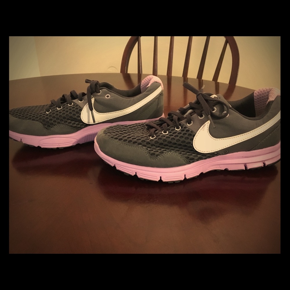 Ladies Nike Lunarfly Size 9.5 Charcoal & Lilac